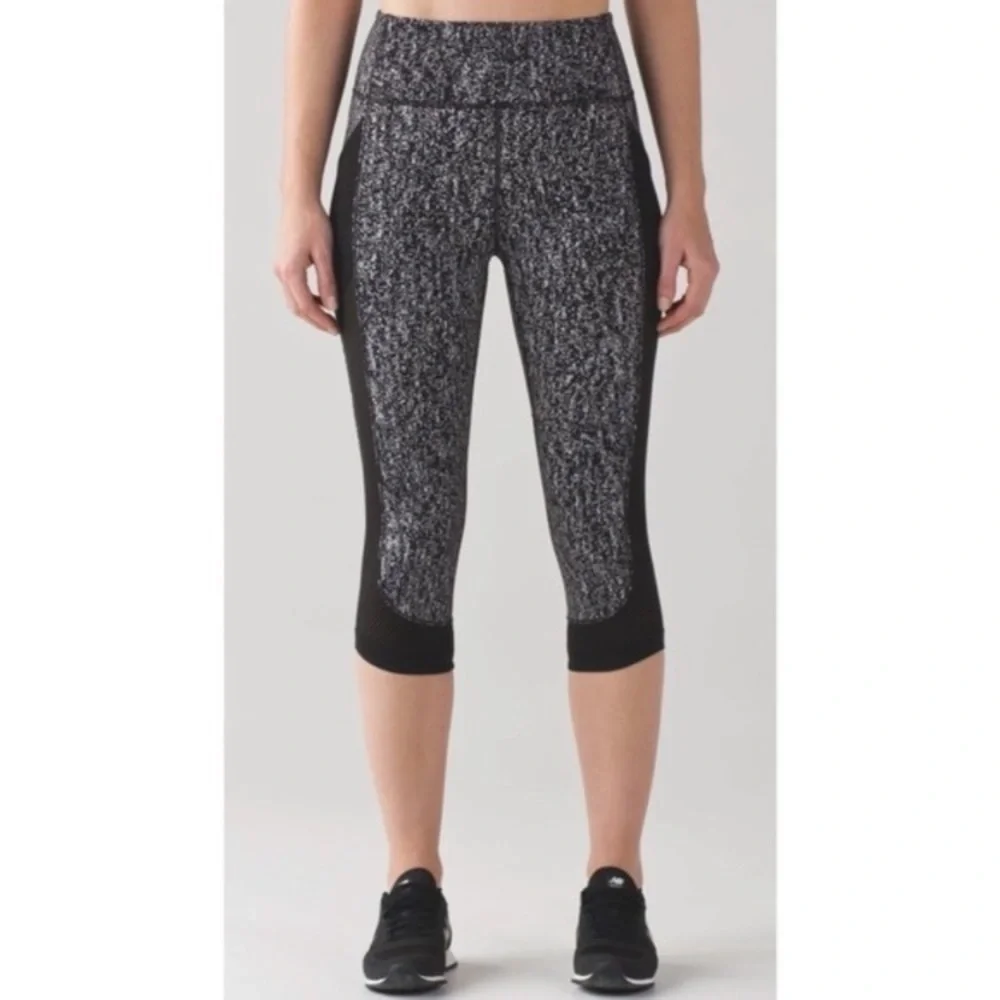 Lululemon Fit Physique Cropped Jacquard Mesh Leggings Size 6